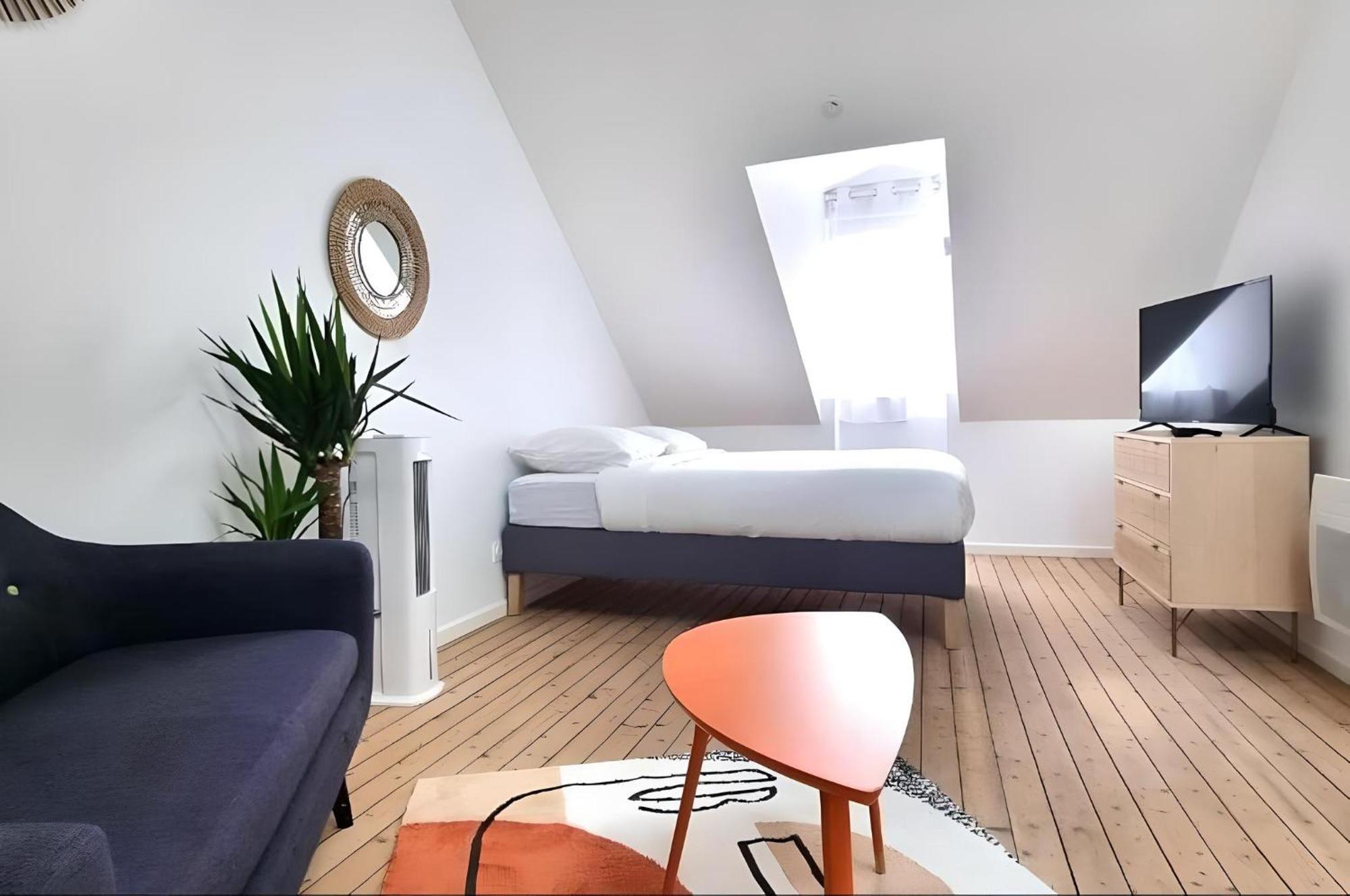 Loft Lumineux Tres Spacieux - Parking Gratuit Chateauroux Exterior photo